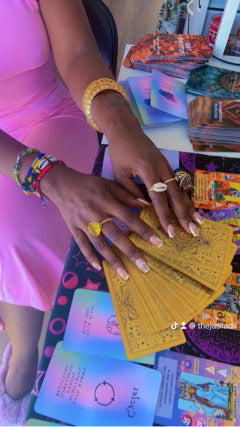 ☕ What’s The Tea — Mini Reading